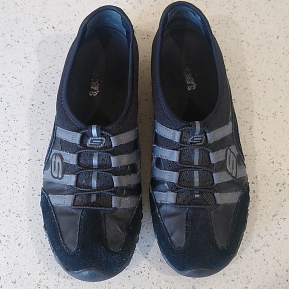 SKECHERS BLACK SUEDE & GREY SLIP-ON LIGHT WEIGHT TENNIS SHOES 9.5 - Picture 3 of 12